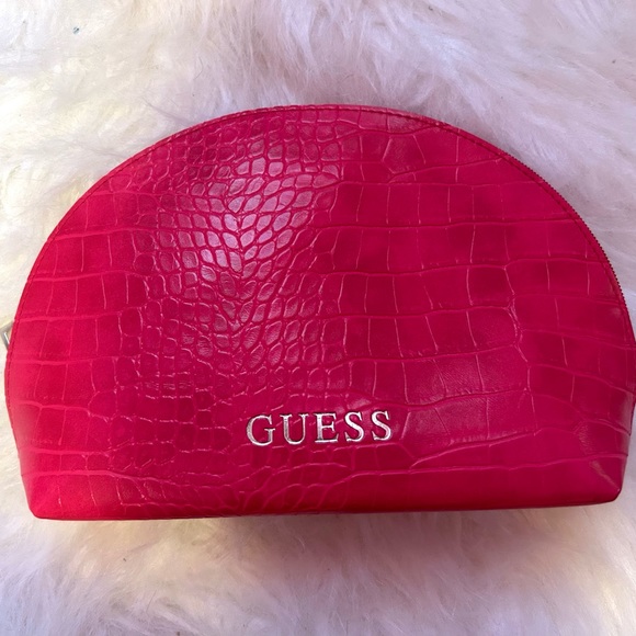 NWOT Guess Cosmetic Bag - Picture 1 of 2
